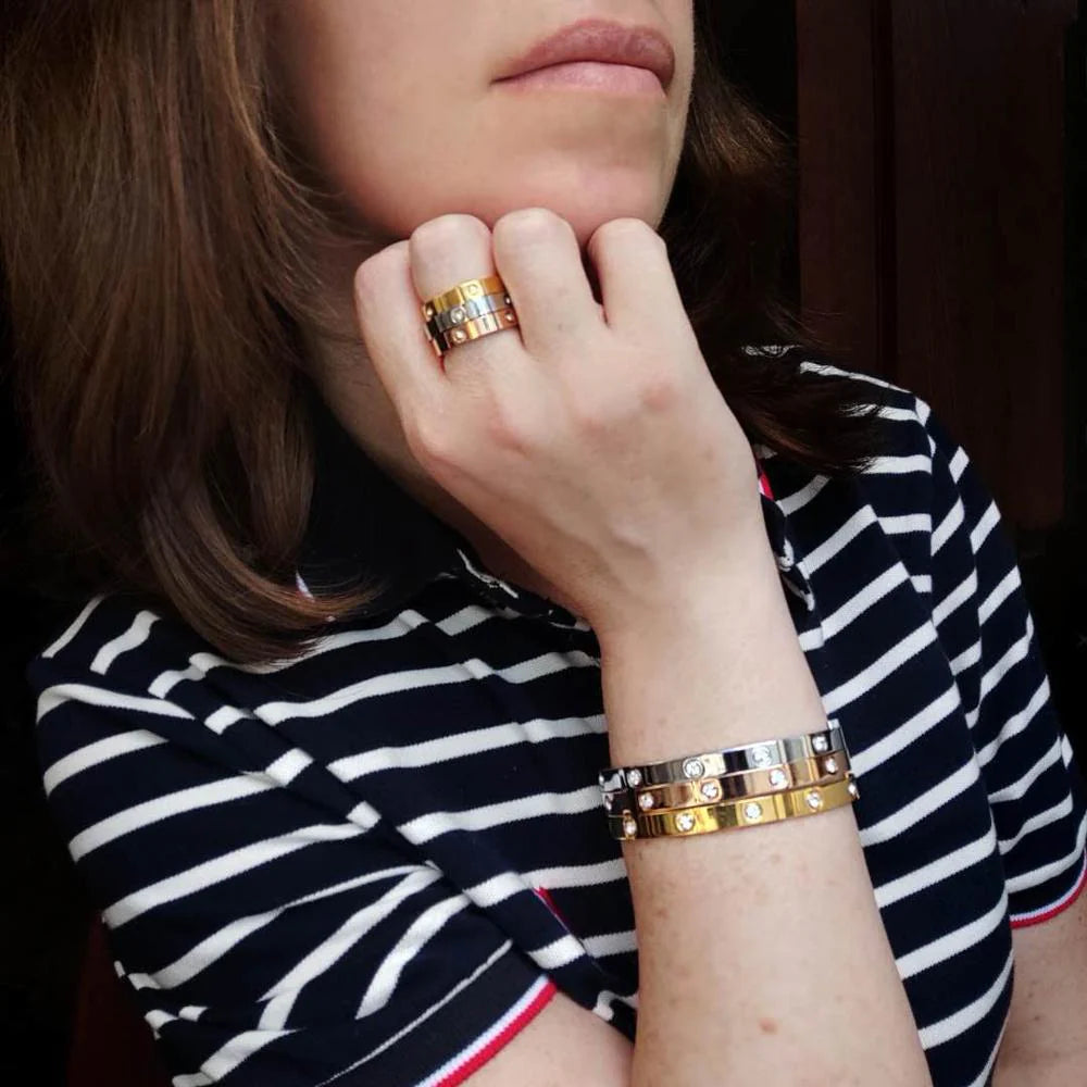 Stunning Stainless Steel Bangle & Ring Set with Crystals - The Ideal Gift for Her!