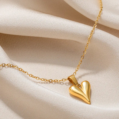 Elegant Rose Gold Heart Pendant Necklace for Women - Trendy Stainless Steel Jewelry 2022