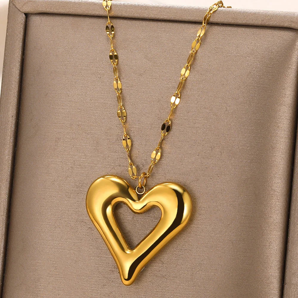 Elegant Rose Gold Heart Pendant Necklace for Women - Trendy Stainless Steel Jewelry 2022