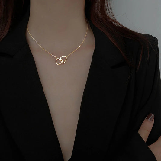 Elegant Heart Necklace Gift Set - Perfect for Wife or Girlfriend on Valentine's Day - Romantic Jewelry in a Beautiful Rose Gift Box