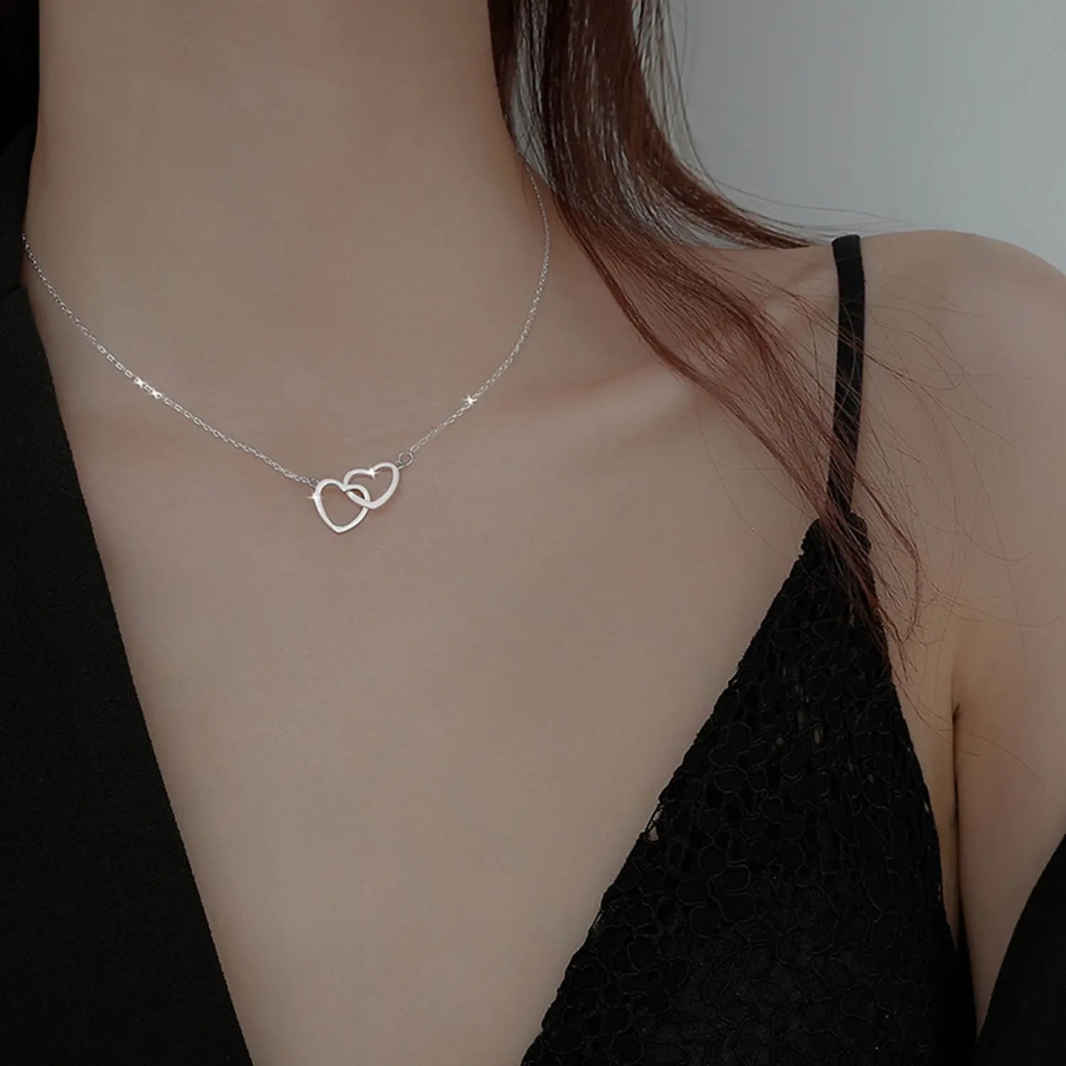 Elegant Heart Necklace Gift Set - Perfect for Wife or Girlfriend on Valentine's Day - Romantic Jewelry in a Beautiful Rose Gift Box