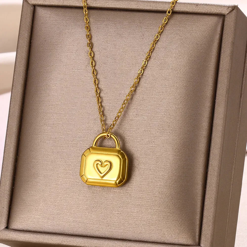 Elegant Rose Gold Heart Pendant Necklace for Women - Trendy Stainless Steel Jewelry 2022
